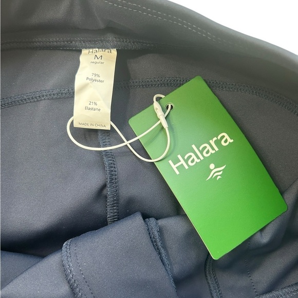 COPY - Halara Leggings Women’s Medium NWT! Navy Side Pockets - Picture 3 of 4